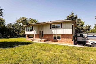 3409 Cedar Ln, Milford, KS 66514