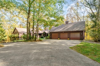 6738 N Sprinkle Rd, Kalamazoo, MI 49004