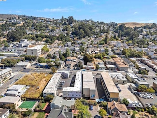 7975 Macarthur Blvd, Oakland, CA 94605