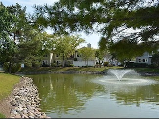 644 Le Parc Cir Unit 205, Buffalo Grove, IL 60089