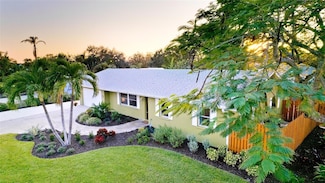 1010 68th St NW, Bradenton, FL 34209