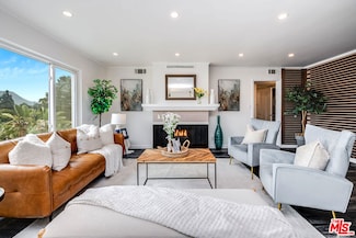10707 Camarillo St Unit 312, North Hollywood, CA 91602