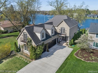 3190 Edgewood Park Dr, Commerce Township, MI 48382