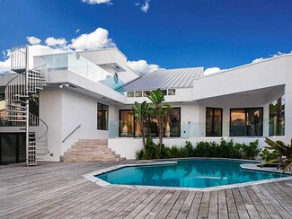 6335 Pinetree Dr, Miami Beach, FL 33141