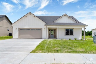 2425 Harrier Dr, Junction City, KS 66441