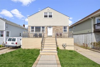 46 Warwick Rd, Island Park, NY 11558
