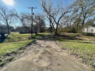 6795 Texas 105, Bevil Oaks, TX 77713