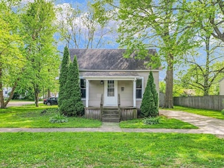 413 E Lincoln St, Monticello, IL 61856