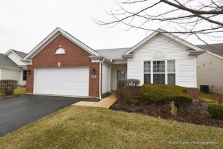 2537 Edgewater Dr, Elgin, IL 60124