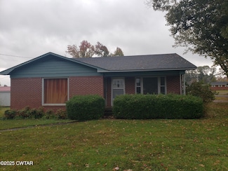 111 Hillside St, Kenton, TN 38233