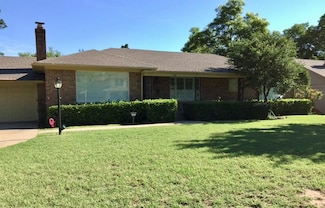 1811 Guilford Ln, Nichols Hills, OK 73120