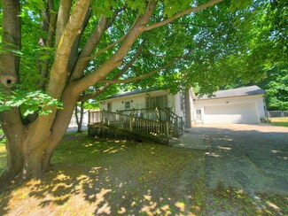 1324 N Rath Ave, Ludington, MI 49431