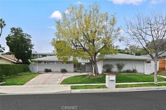 22328 De Grasse Dr, Calabasas, CA 91302