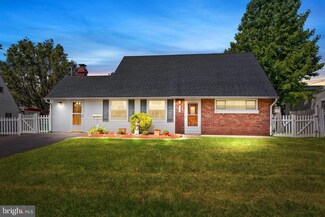 27 Plumtree Rd, Levittown, PA 19056