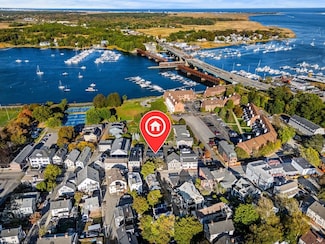 158 Merrimac St Unit 3, Newburyport, MA 01950