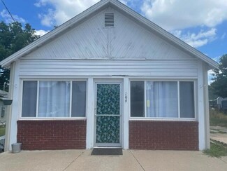 109 W Main St, Humansville, MO 65674