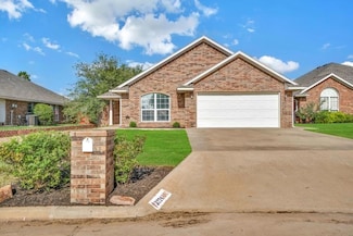 3224 Peacock Ln, Altus, OK 73521