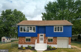 15 Hockamick Rd, Cookstown, NJ 08511