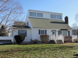 141 Cody St, Manchester, NH 03109
