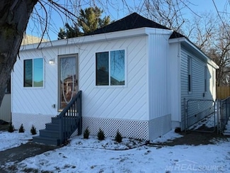 1416 Kearney St, Port Huron, MI 48060