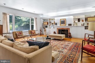 4145 Timber Ln, Philadelphia, PA 19129