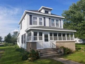 302 E Liberty St, Lone Rock, WI 53556