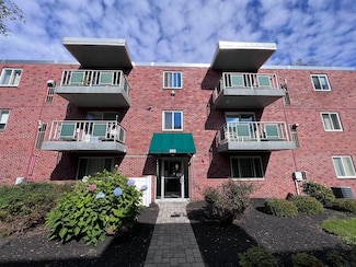 300 Commercial St Unit 14, Braintree, MA 02184