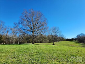 4800 Hula Dr, Heath Springs, SC 29058