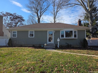 68 Kenwood Ave, Massapequa, NY 11758