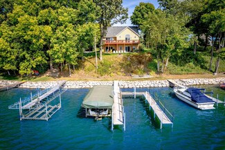 1748 Avocet Ln, Mound, MN 55364