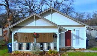 2207 N Elm St, Denton, TX 76201