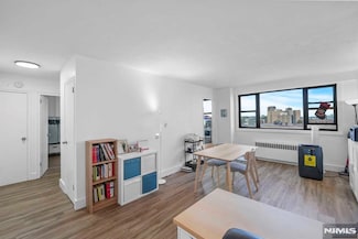 6515 Kennedy Blvd E Unit 10E, West New York, NJ 07093