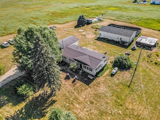 5623 S 104th Ave, Rothbury, MI 49452