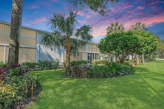 2 Garden St Unit 205M, Jupiter, FL 33469