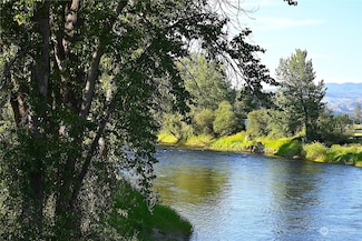 7 Snook Dr, Danville, WA 99121
