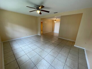 929 Kendall Dr, Tallahassee, FL 32301
