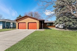 1422 24th Ave S, Moorhead, MN 56560