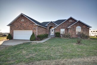 5129 Highway F, Bolivar, MO 65613