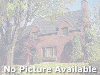 2014 Edward Ln E, Kimball Township, MI 48074