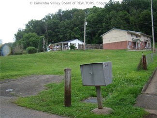 206 Easter Rd, Nitro, WV 25143