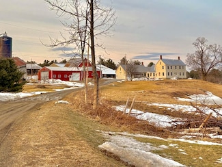 37 Mclaughlin Rd, Wilton, ME 04294
