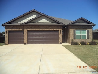 319 Jackson Point Cir, Huntsville, AL 35811