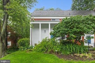 3128 Martha Custis Dr, Alexandria, VA 22302