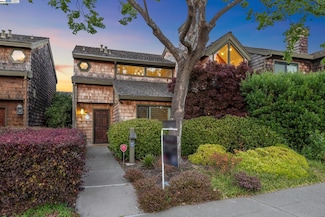 817 Harbor Rd, Alameda, CA 94502