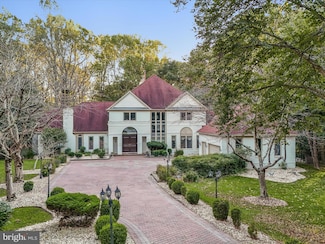 1 Lake Potomac Ct, Potomac, MD 20854