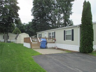 6326 Pebblebrook Ln, Williamson, NY 14589