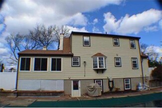 60 Muller Rd, Burlington, MA 01803