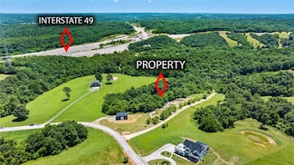 1368 Mountain Ridge Rd, Pineville, MO 64854