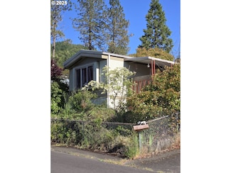 505 Clarice Ln, Roseburg, OR 97470