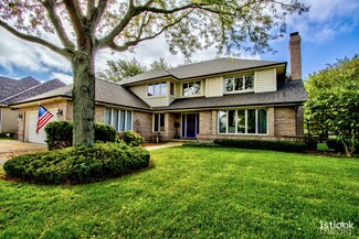 2503 Saddlebrook Dr, Naperville, IL 60564